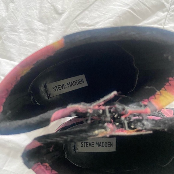 steve madden black & violet velvet patterned block heeled boots size 6 - Picture 3 of 3